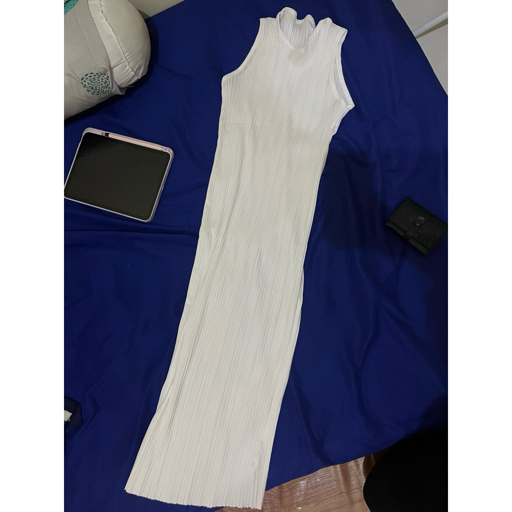 dress putih panjang
