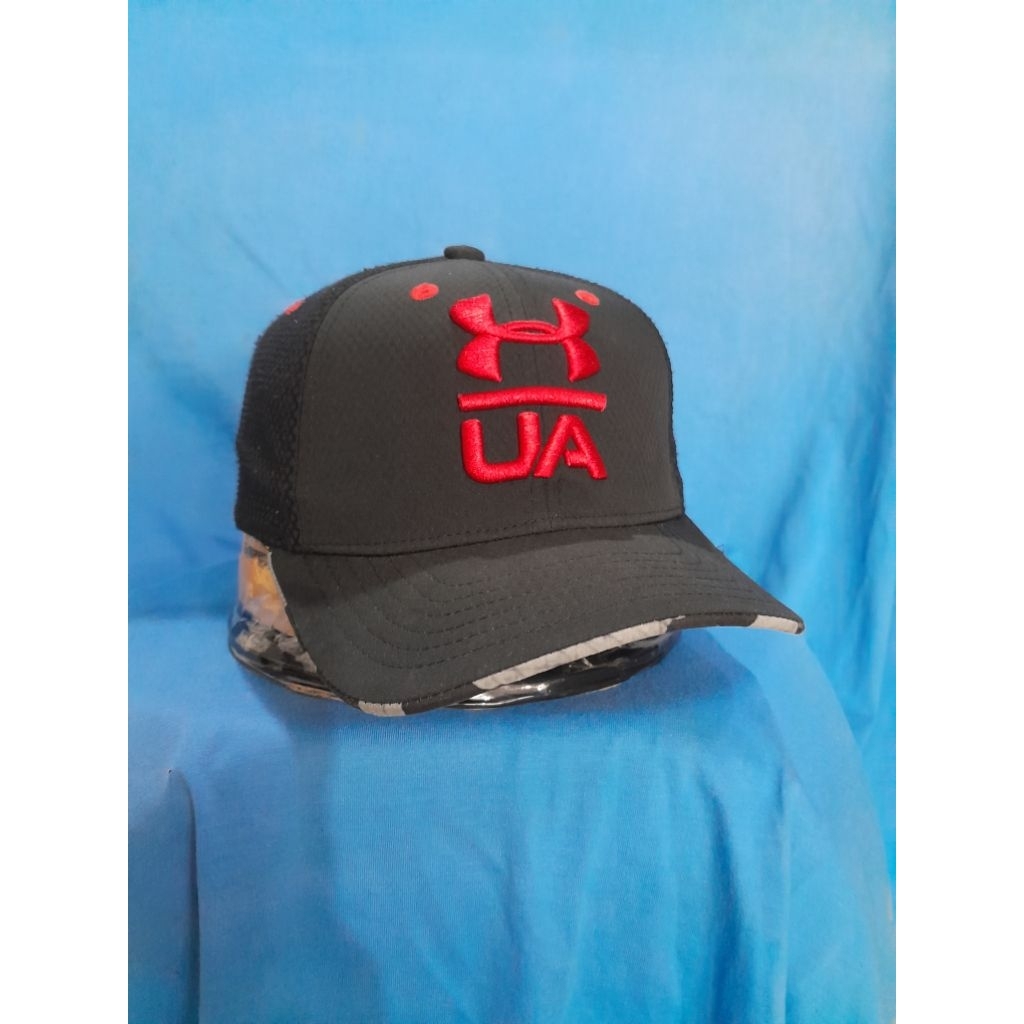 Topi Baseball Built Up Under Armour youth- Size S/M