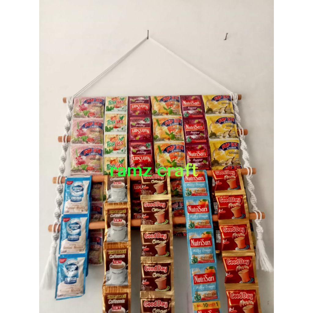 Gantungan jajanan renceng/rak sachet gantung