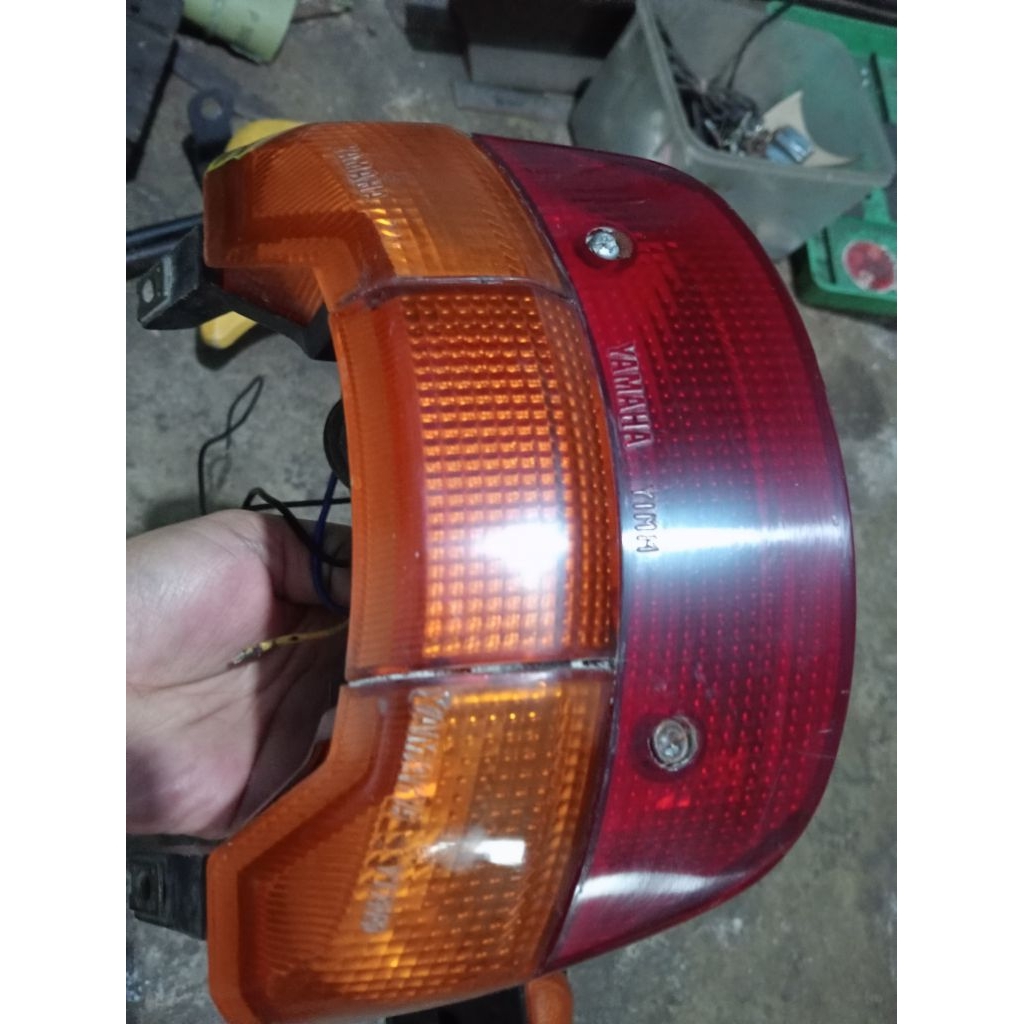 Lampu Belakang Yamaha Fiz R Ori