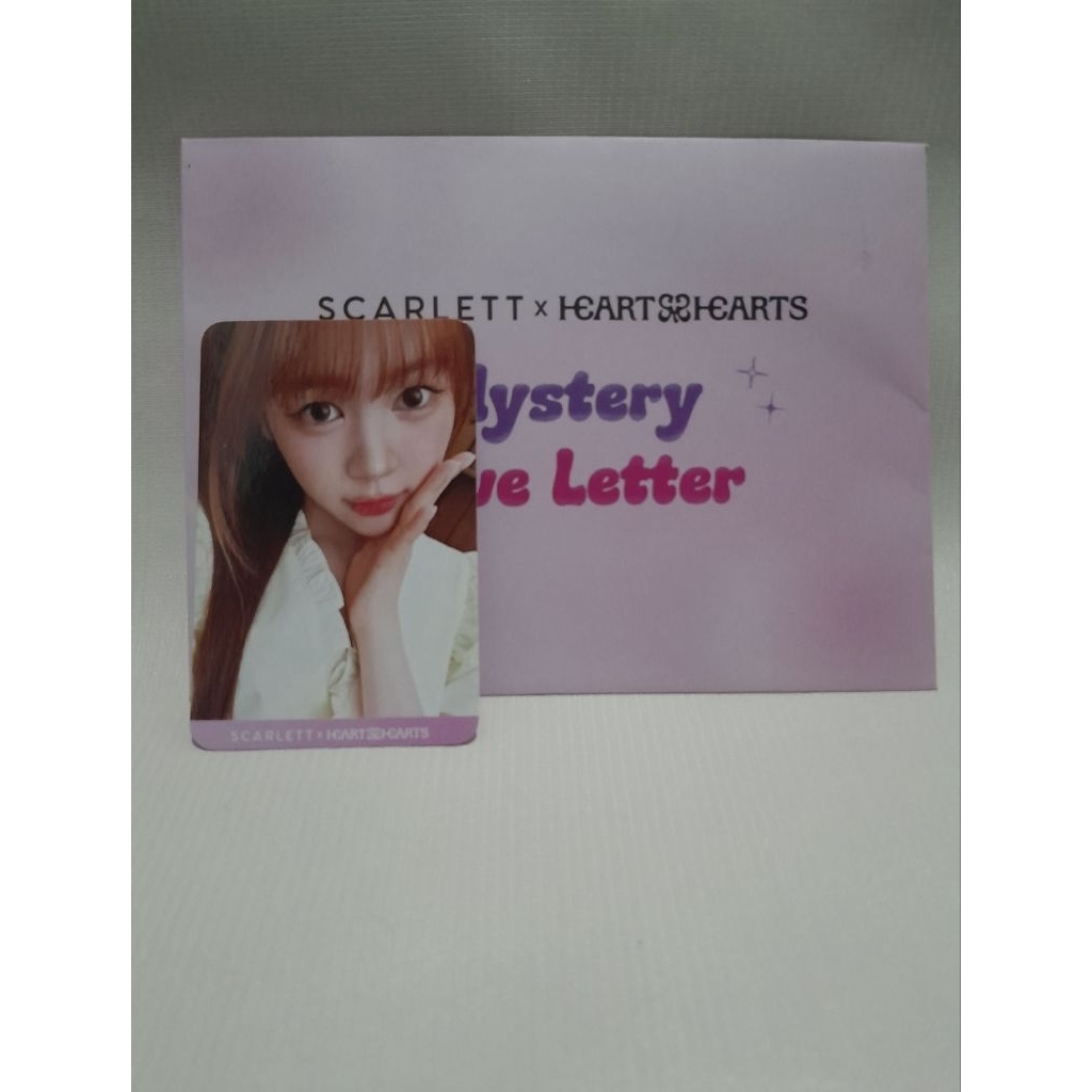 Photocard Yeon Hearts2Hearts x Scarlett