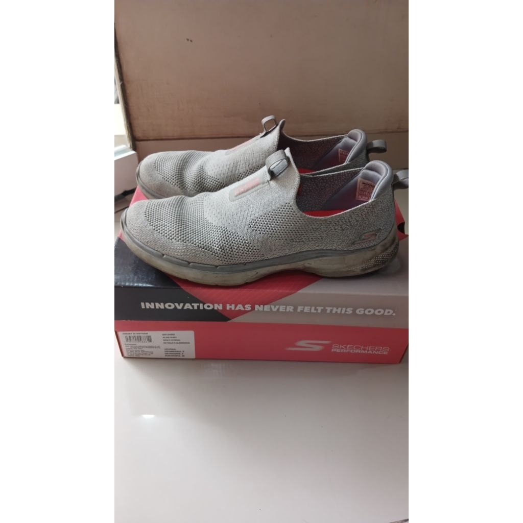 [PRELOVED] Skechers Go Walk 6