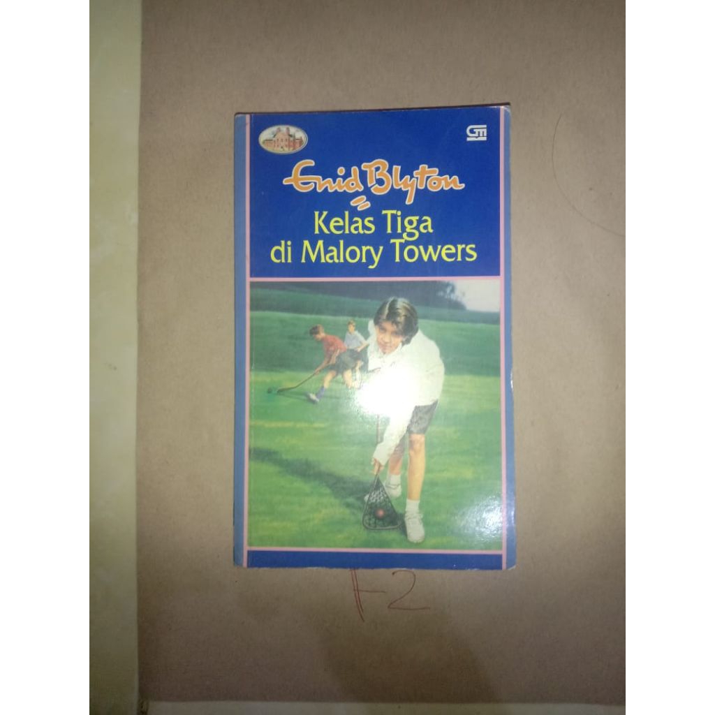 Buku Enid Blyton Kelas Tiga Di Malory Towers