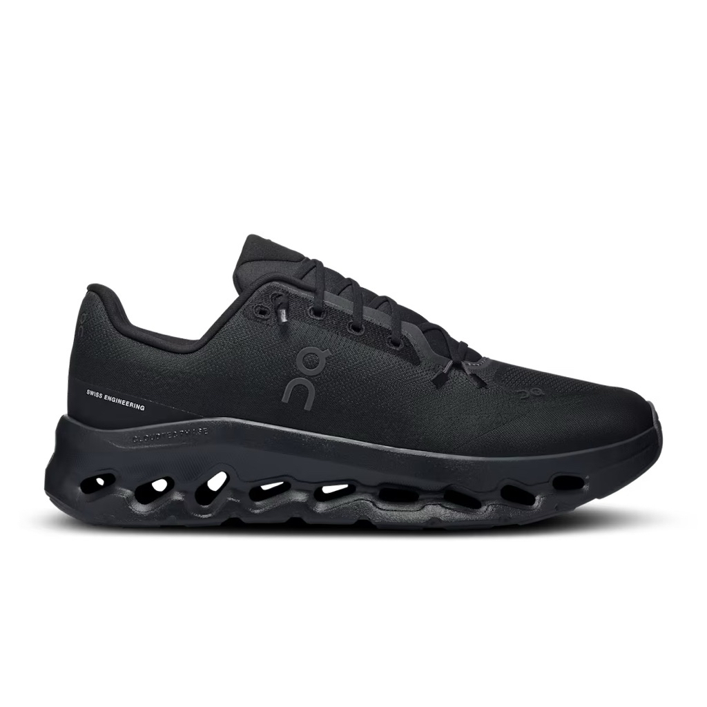 Sepatu lari pria on running cloudtilt full black