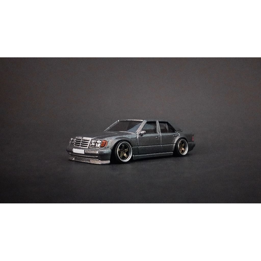 Hot Wheels mercedes Benz 500E Custom