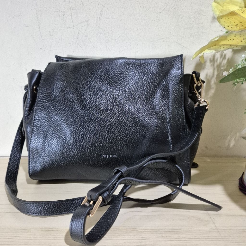 Tas Sling bag Kulit Asli Esquire Preloved