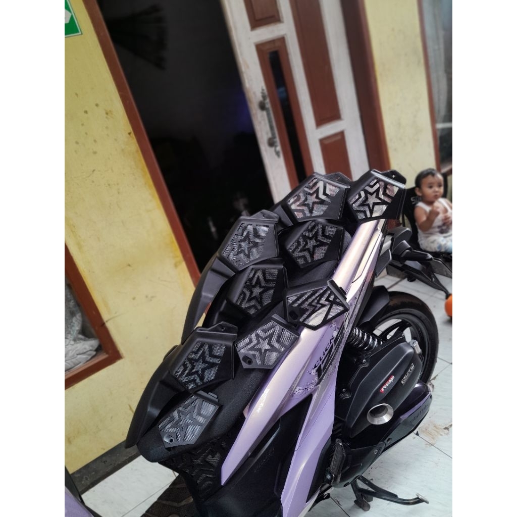 hugger airblade beat deluxe model bintang