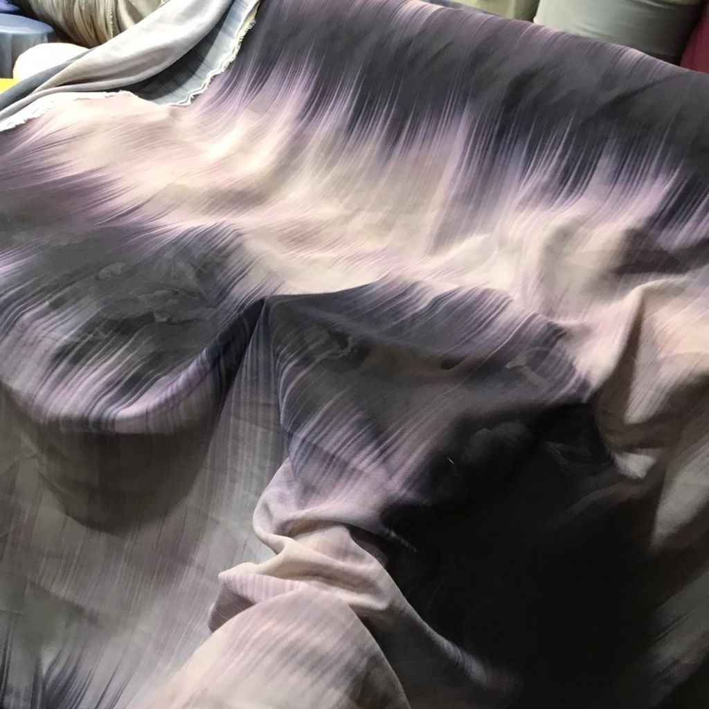 kain ceruty motif gradasi ~ kain ceruty abstrak ~ kain ceruti motif abstrak rmn