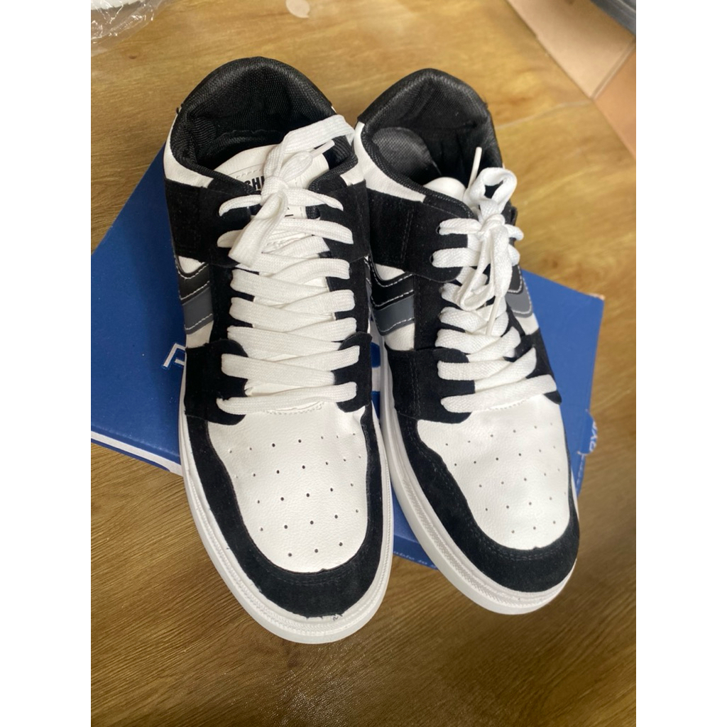 panarybody sepatu casual cowok size 43