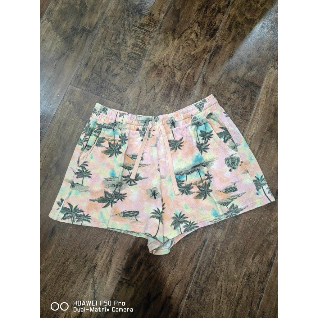 Old Navy Celana Pendek