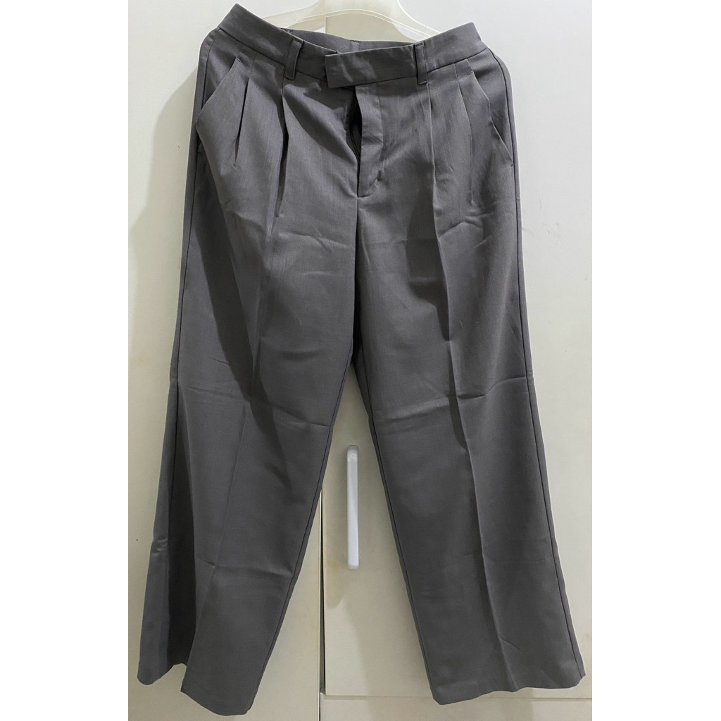 Preloved GU Wide Pants Grey