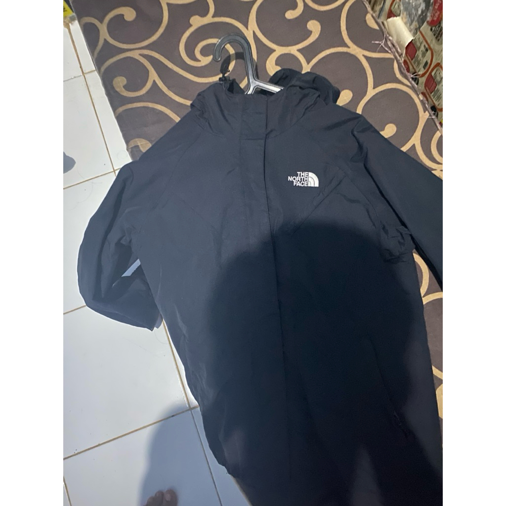 jaket tnf seri mp3 gorpcore second mulus tag90 (M/L) warna masih hitam pekat