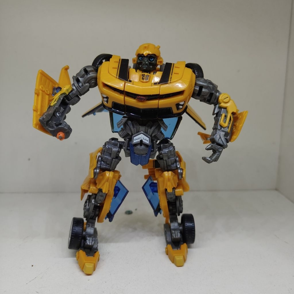Transformers 2007 Movie Deluxe Bumblebee