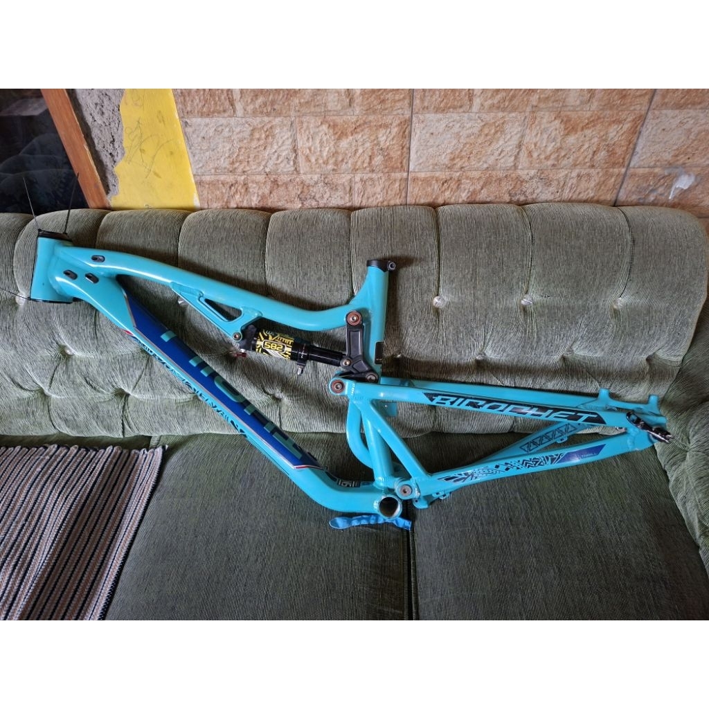 Frame thrill ricochet