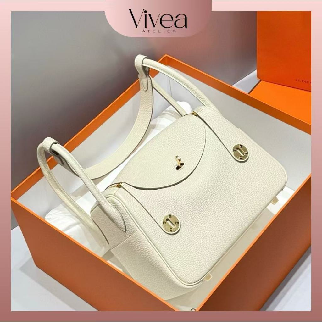 Pre Order Tas Lindy 26cm – Kulit Clemence Premium Tekstur Lembut dengan Hardware Logam Gold Elegan