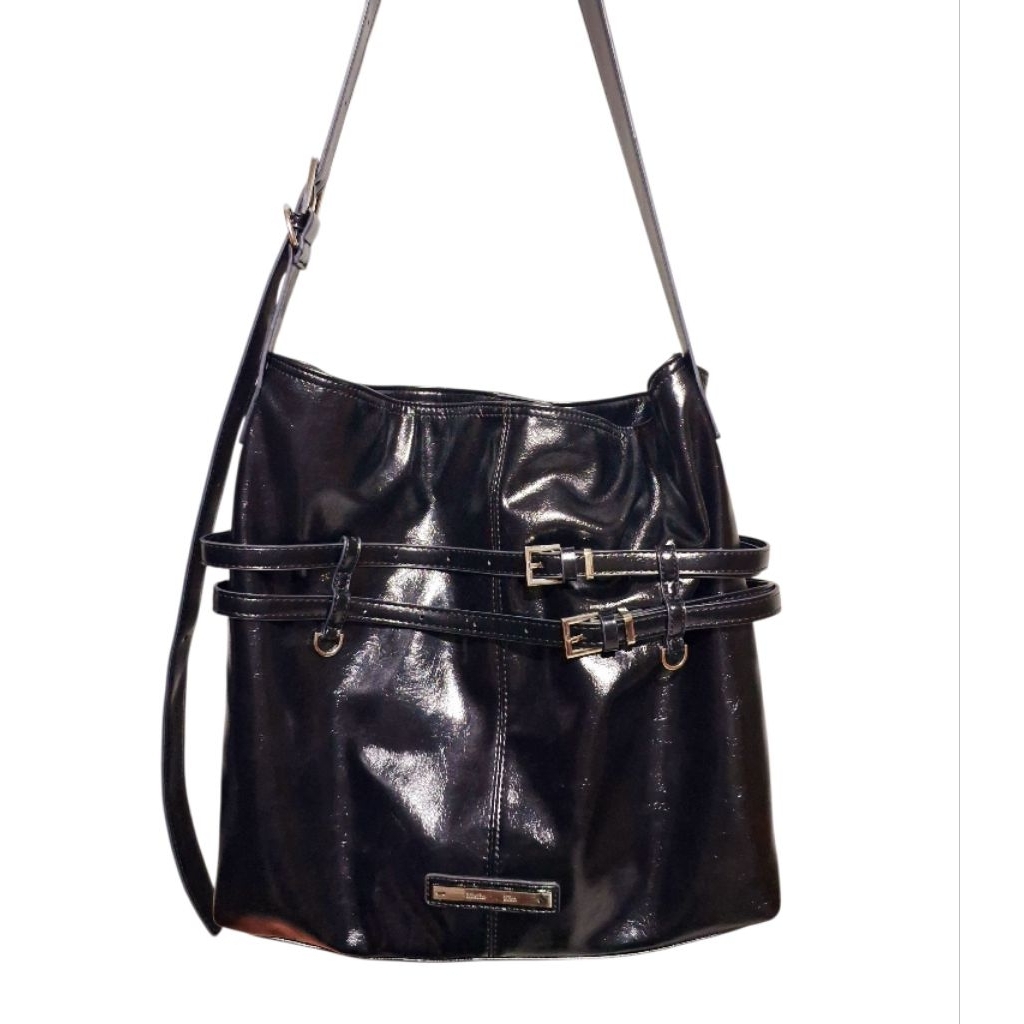 PRELOVED TAS WANITA GLOSSY BLACK