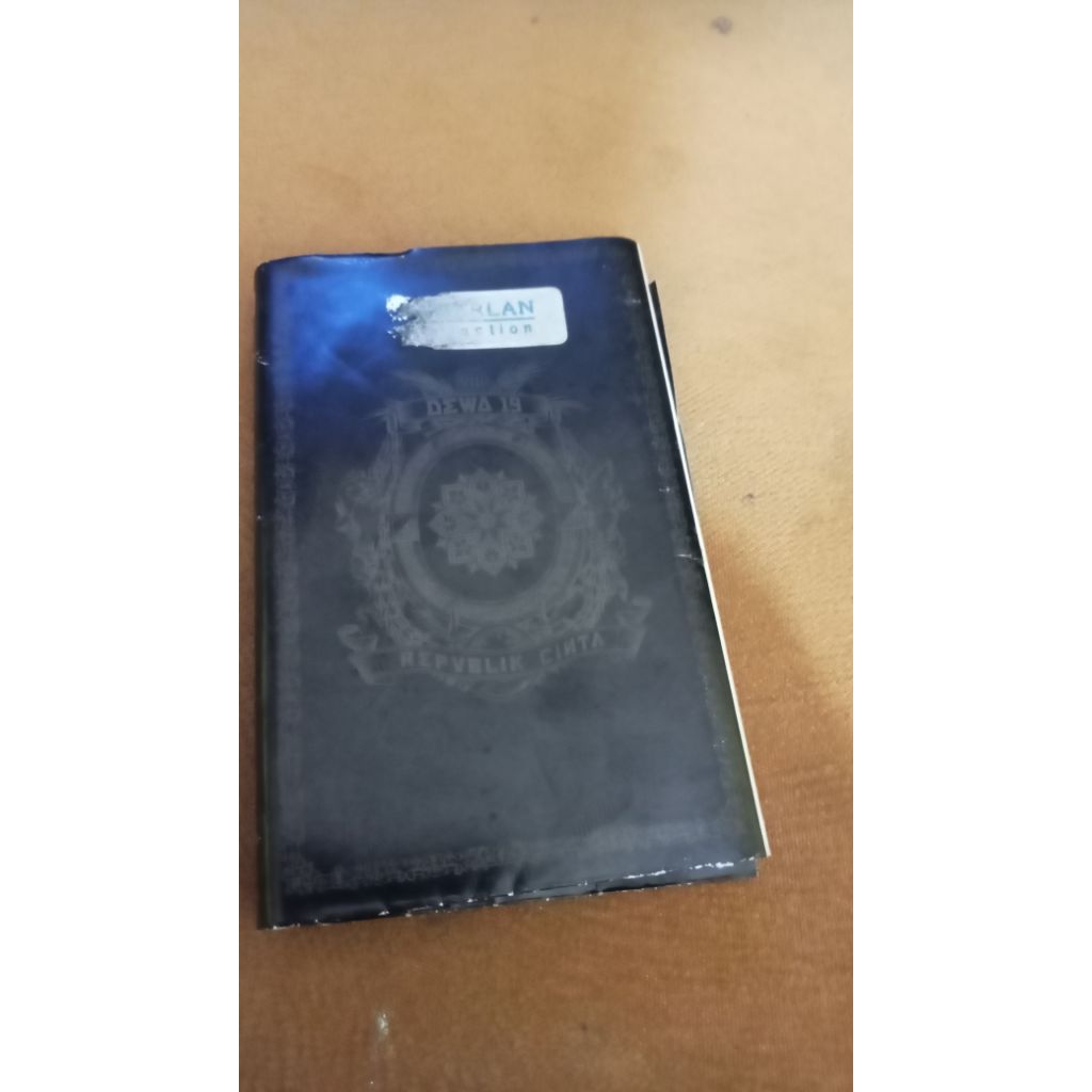 cover kaset pita DEWA 19 album republik cinta