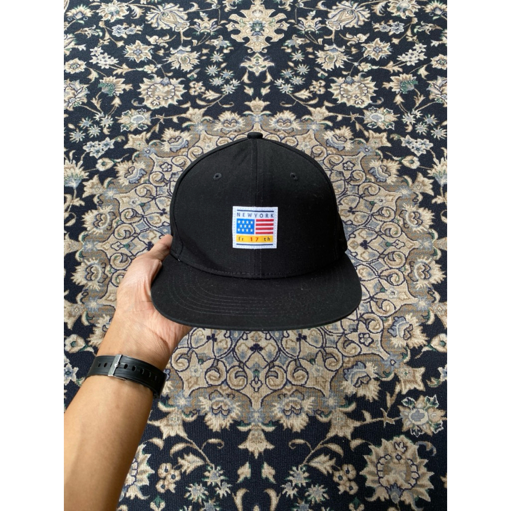 Urban Swagger Snapback Black