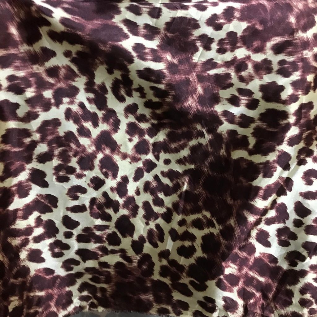 kain satin silk motif leopard ~ kain silk motif macan ~ kain satin halus lembut brww