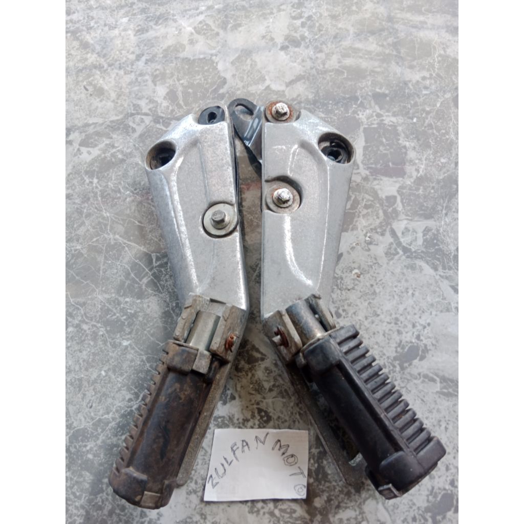 Footstep pijakan kaki belakang supra x lama original