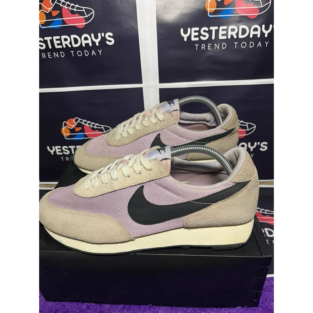 Sepatu Nike Daybreak