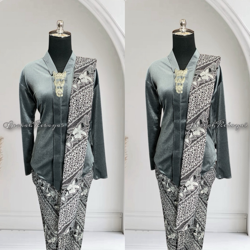 Setelan Kebaya Encim Bludru Warna Grey / Kebaya + Selendang + Jarik Wiru Plisket Motif Kusumo Hitam