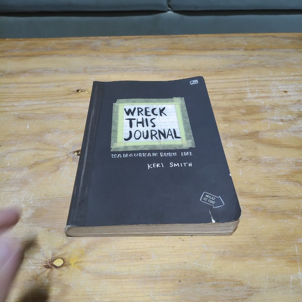 Buku Wreck This Journal