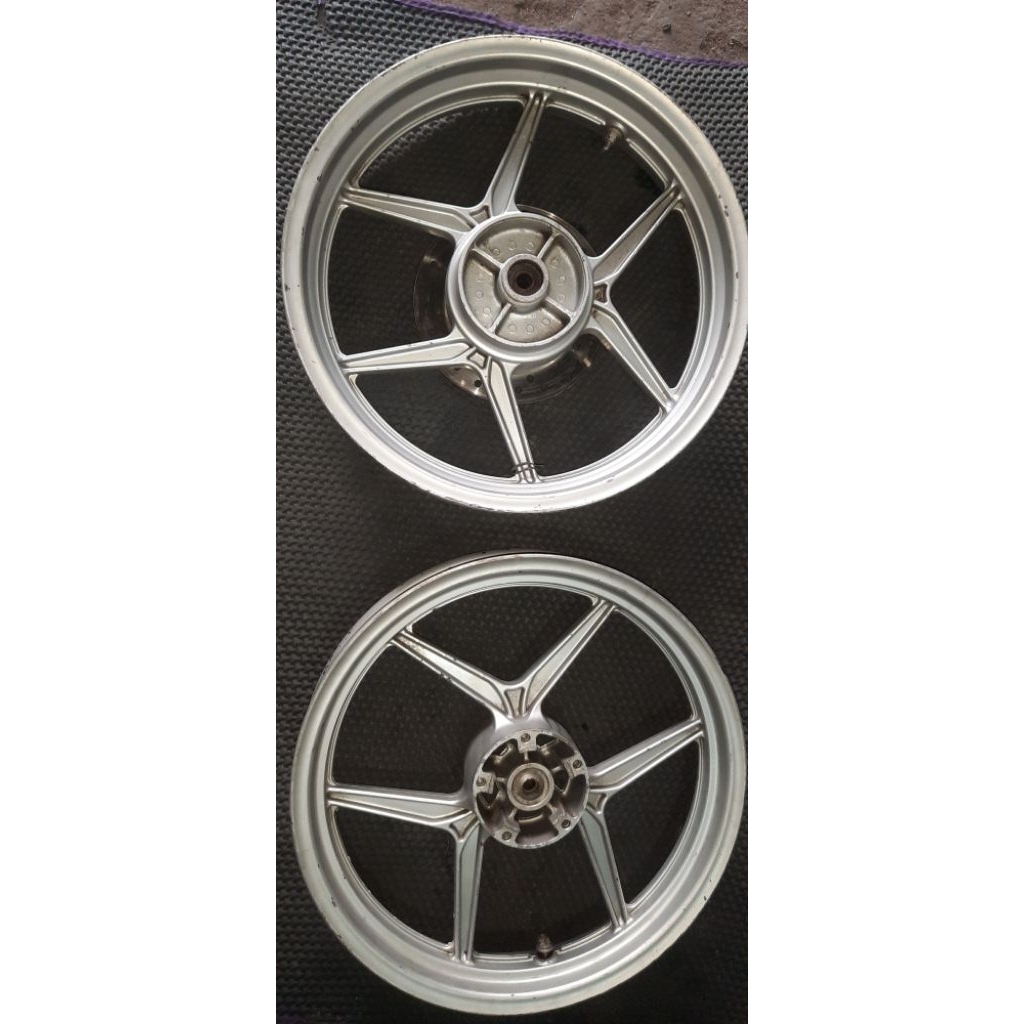 velg axio  aftermarket pakean yamaha vixion new depan belakang