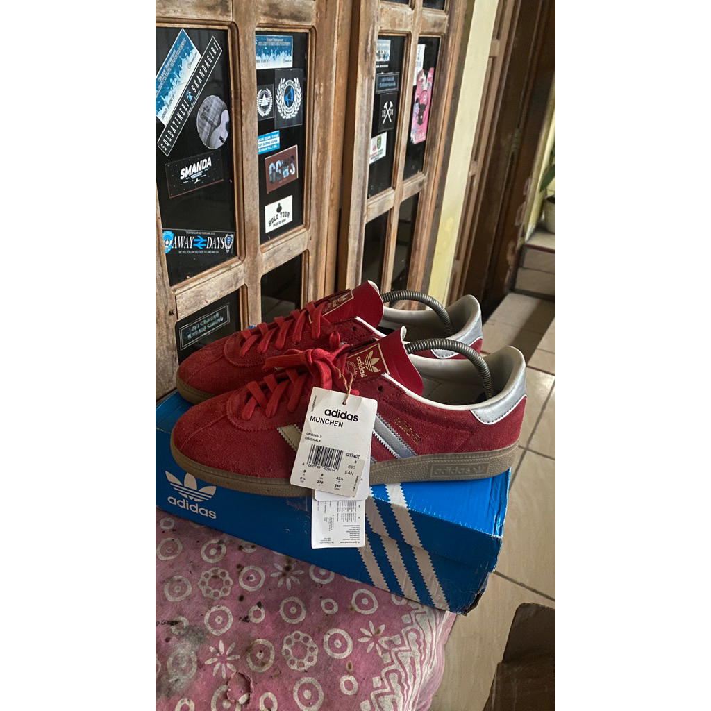 adidas munchen red scarlett