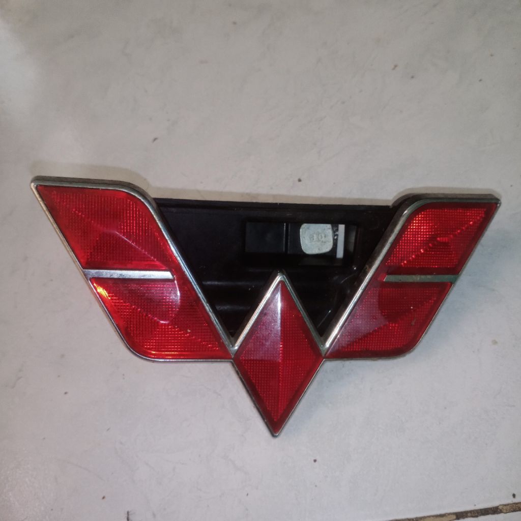 Emblem grill wuling