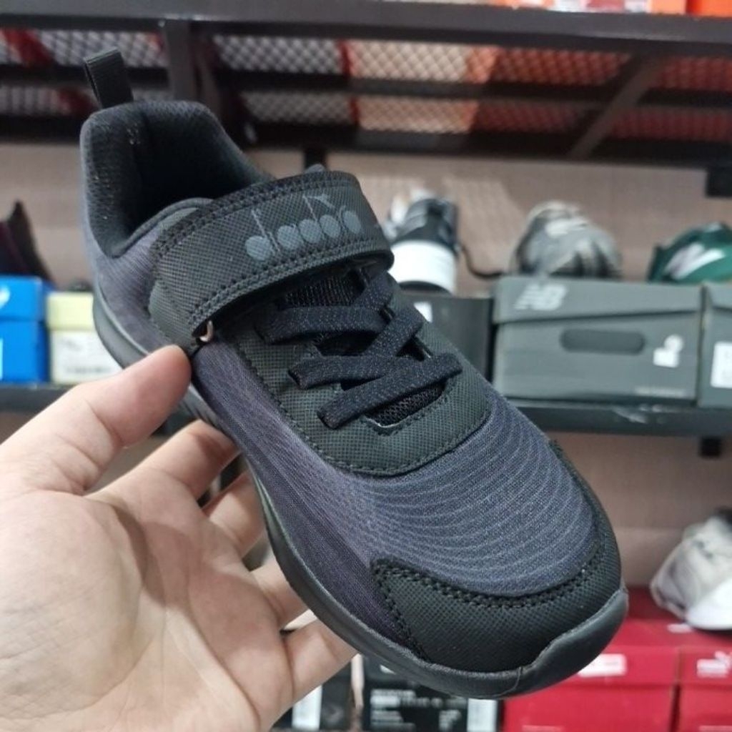 Sepatu Diadora ORI