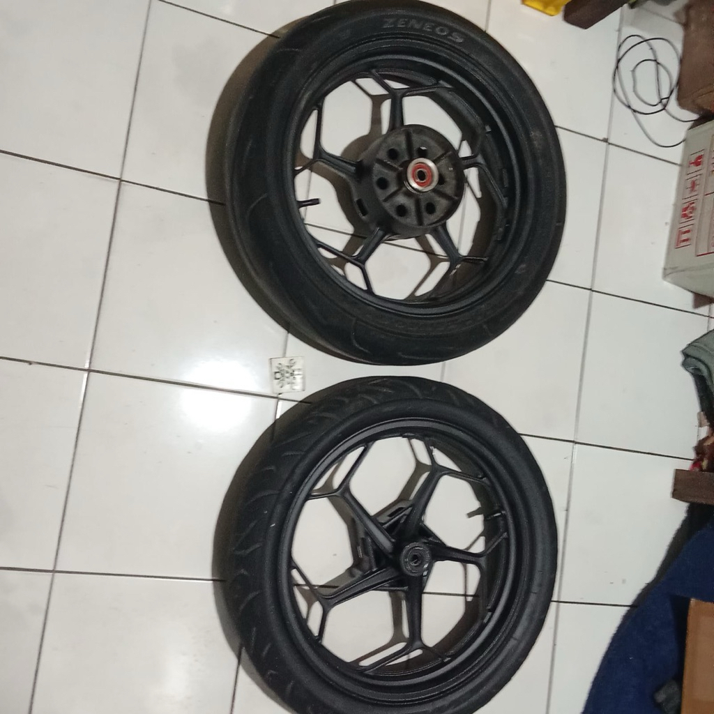 velg depan belakang + ban kawasaki Ninja 250 fi old original bekas