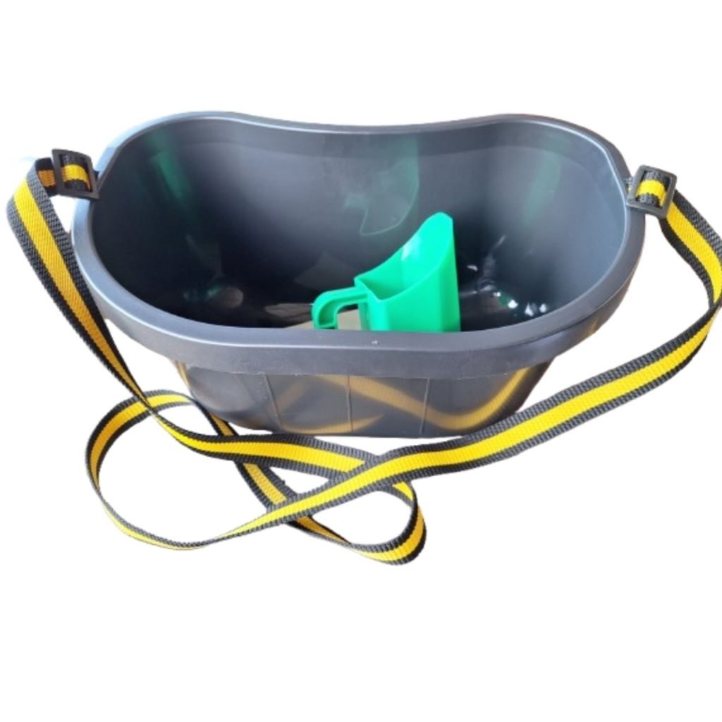 ember pupuk gendong alat panen sawit