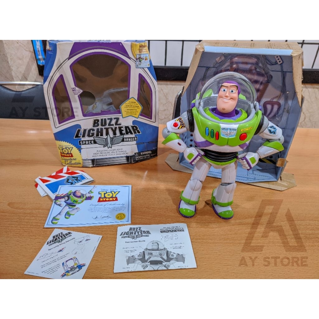 Buzz lightyear Toy Story Signature Collection Thinkway Toys