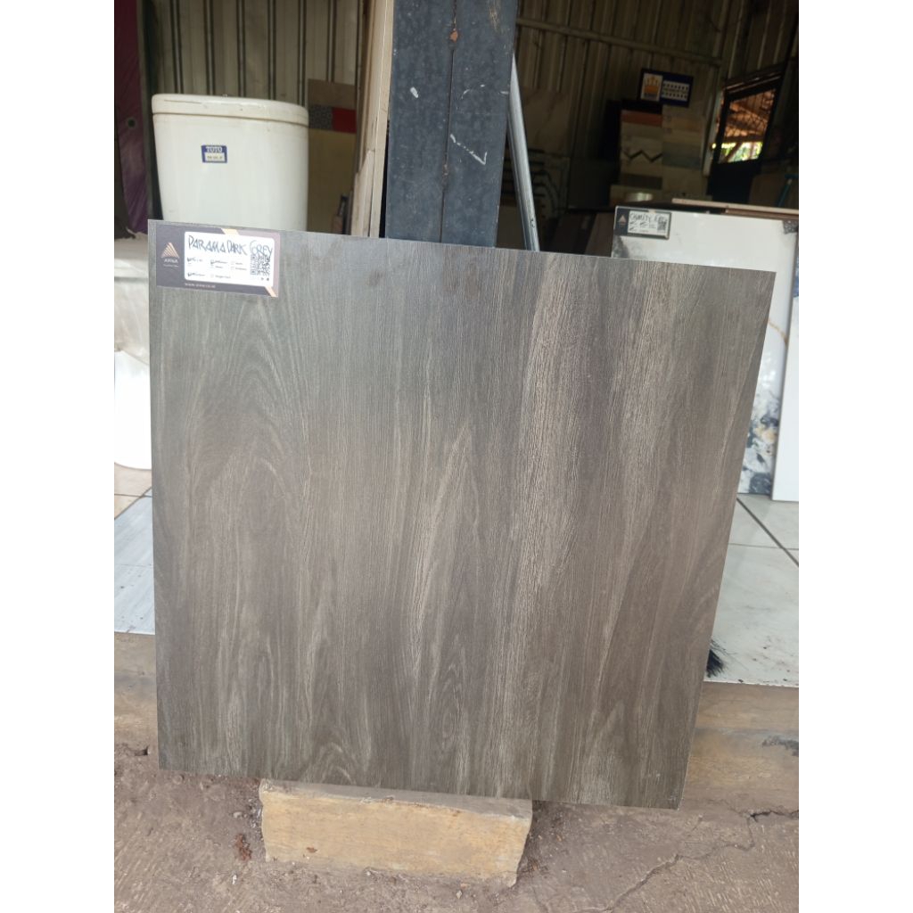 Granit lantai arna motif kayu matte 60x60 Parama dark grey