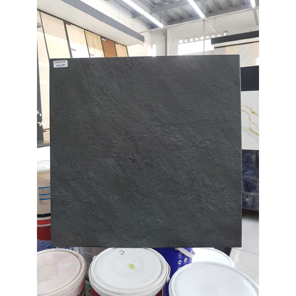 KERAMIK LANTAI / KERAMIK GARASI CENTURION 50X50 METEOR HITAM HITAM POLOS TEKSTUR MATTE