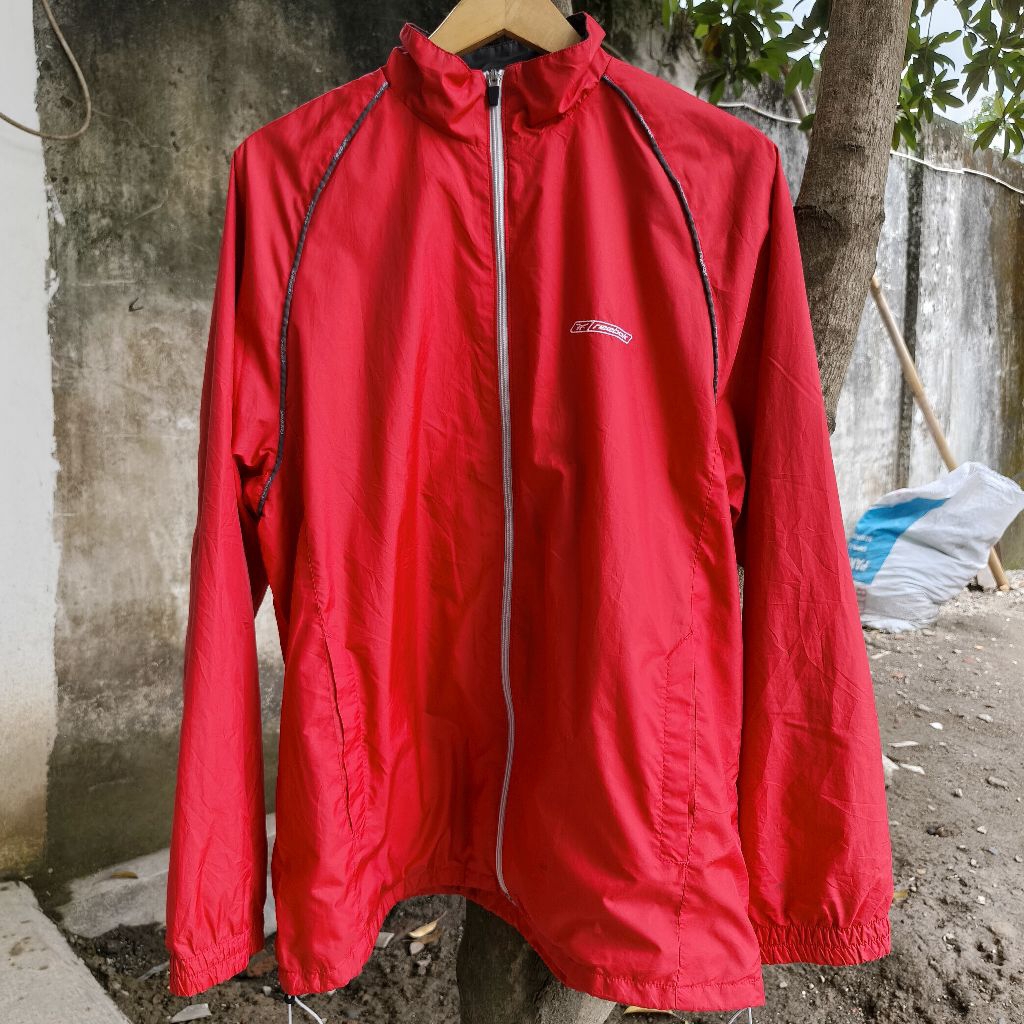 Tracktop Reebok Parasut L