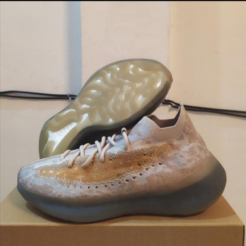Sepatu Yeezy boost 380 pepper