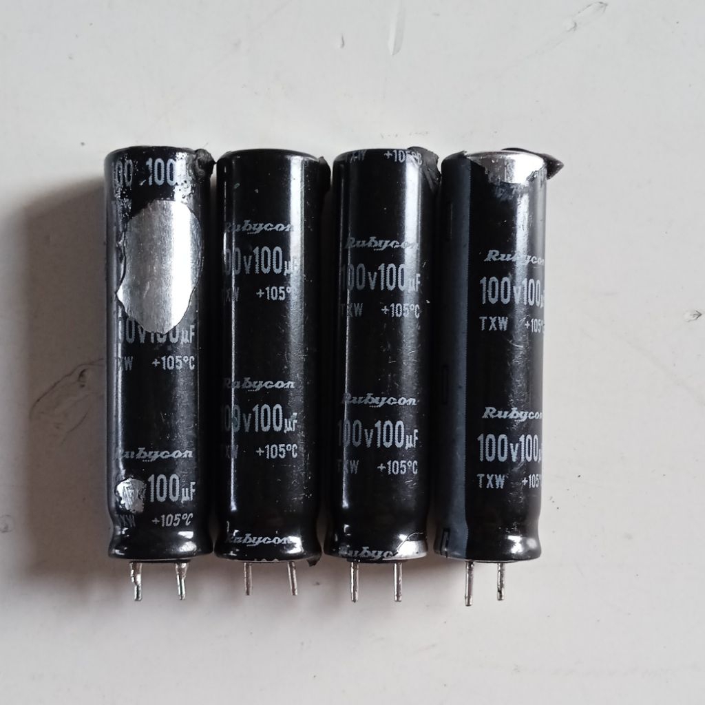 Elco Rubycon 100uF 100V Kulit Rusak Cabutan Diameter 8mm Tinggi 3cm Harga 1 Pcs