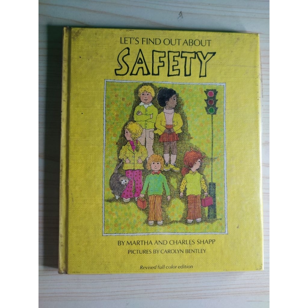 buku anak hardcover lawas 1975 lets find out about safety