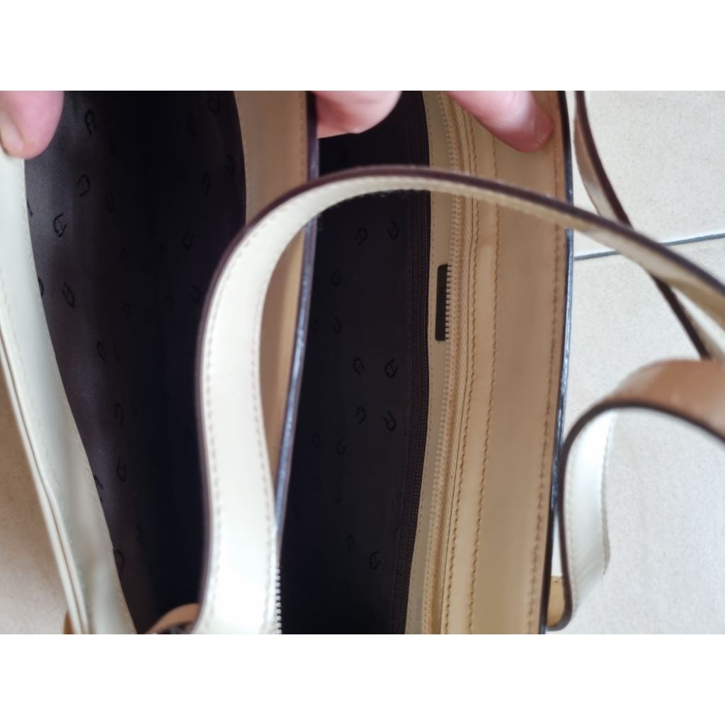 Aigner Munich warna krem