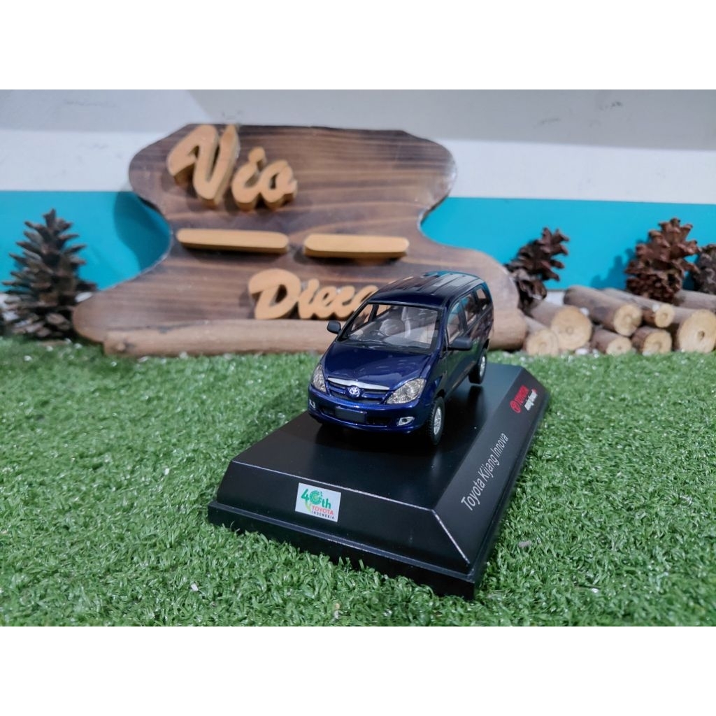 Diecast Miniatur Toyota Kijang Innova old skala 1:43
