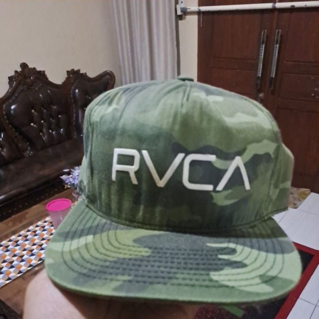 topi rvca