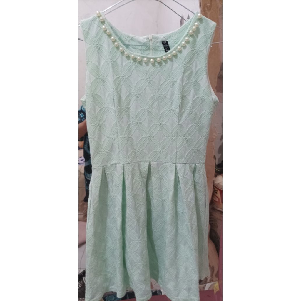 Gaun pesta anak remaja pendek tanpa lengan / model simple