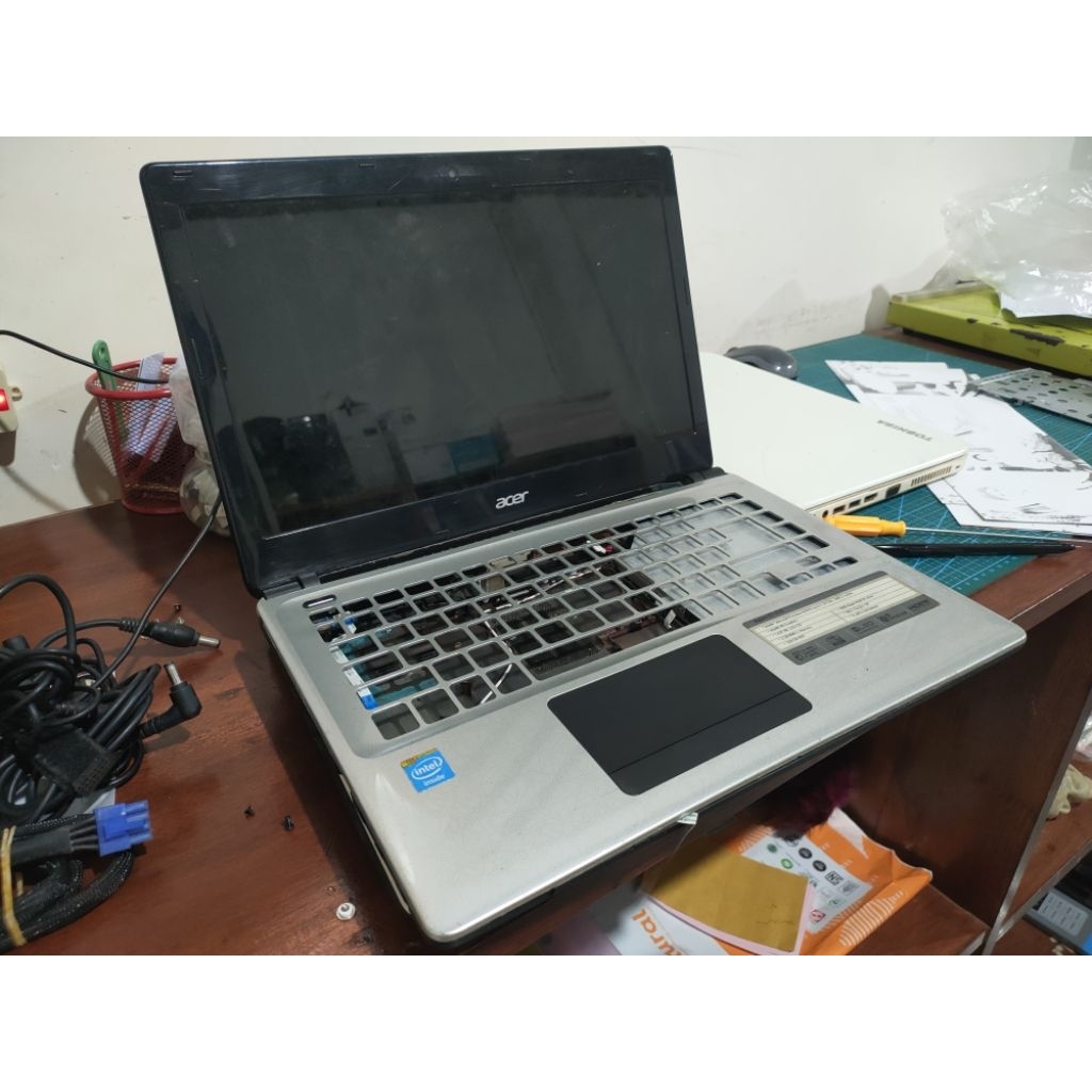 casing kesing laptop Acer aspire E1-410