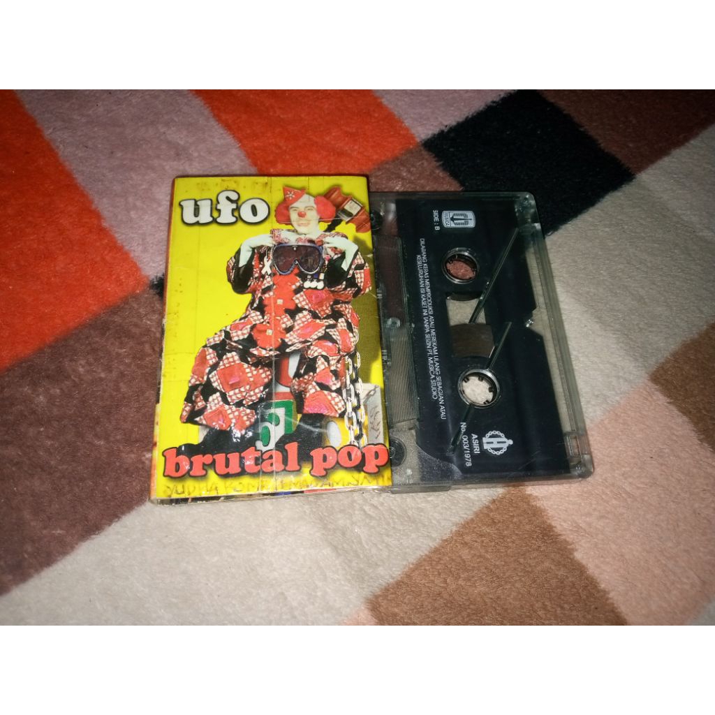 KASET PITA UFO BRUTAL POP