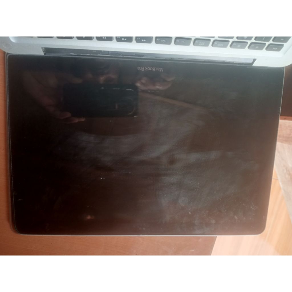 layar apple macbook pro normal