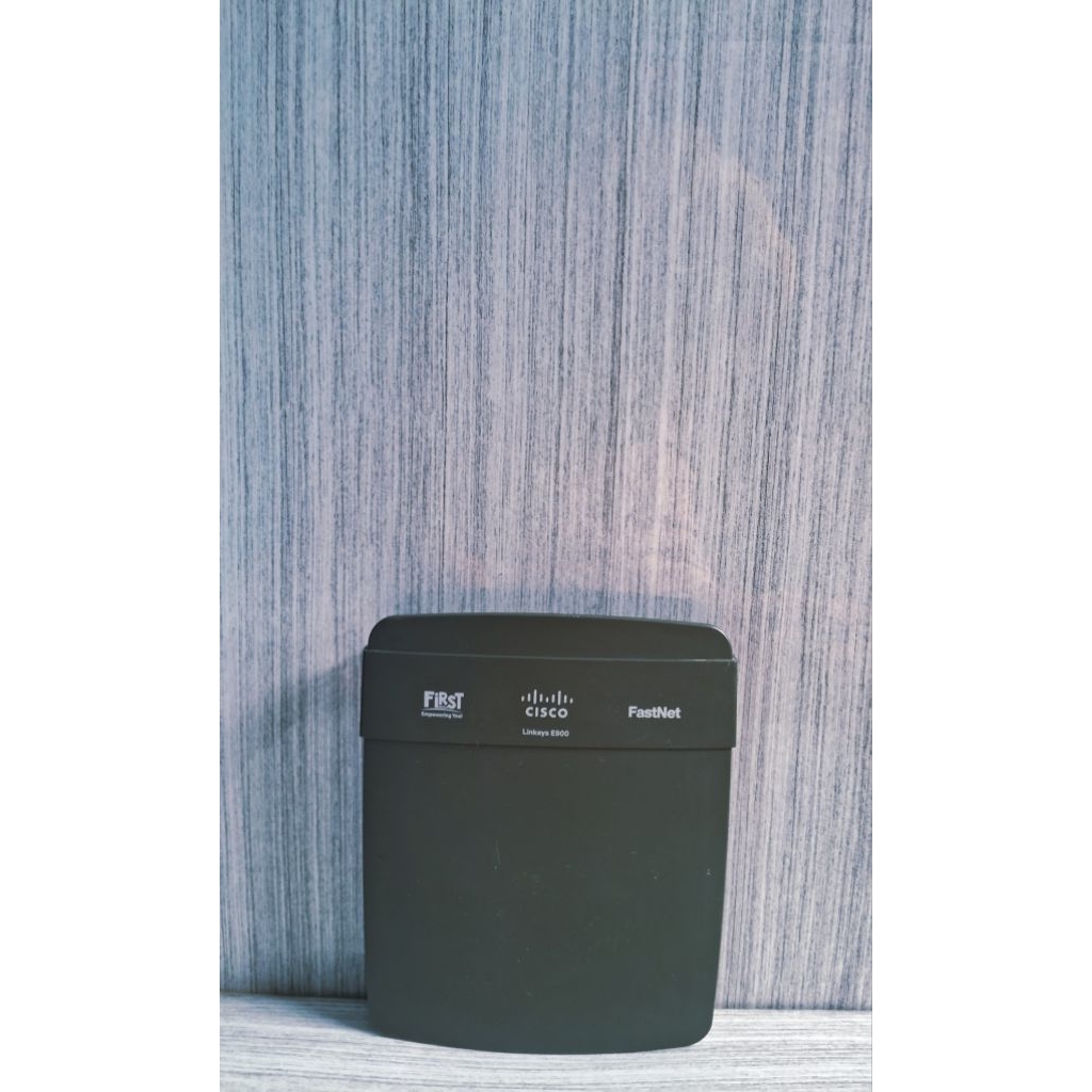 Cisco Linksys E900 Wireless Router