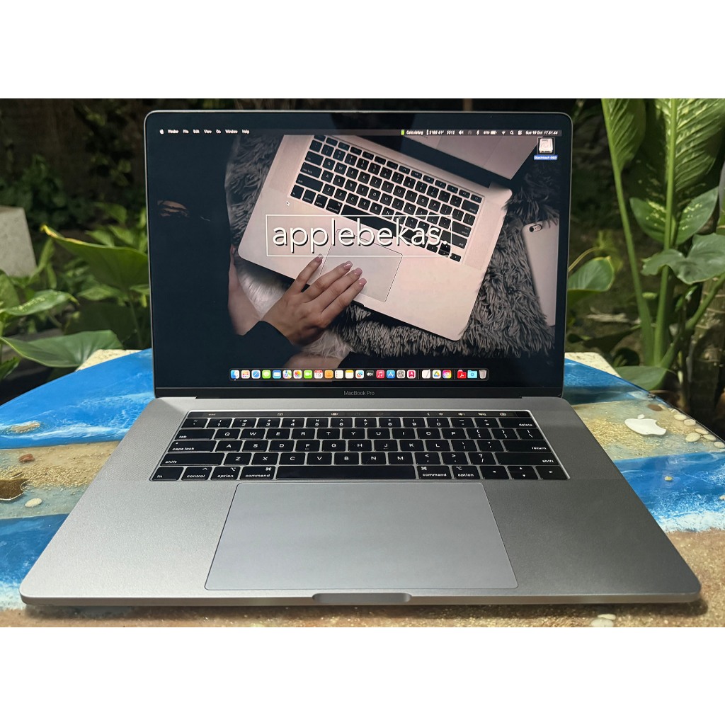 MacBookPro 15 - 2018 standard specs