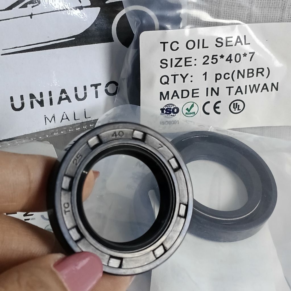 OIL SEAL TC 25 40 7ASLI 100% NBR 25x40x7